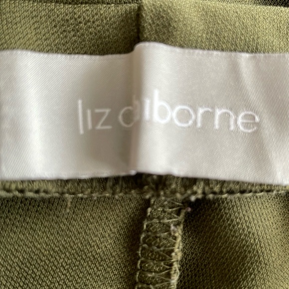 Pantsuit by Liz Claiborne: Top is Large, Pants are XL - Picture 5 of 6